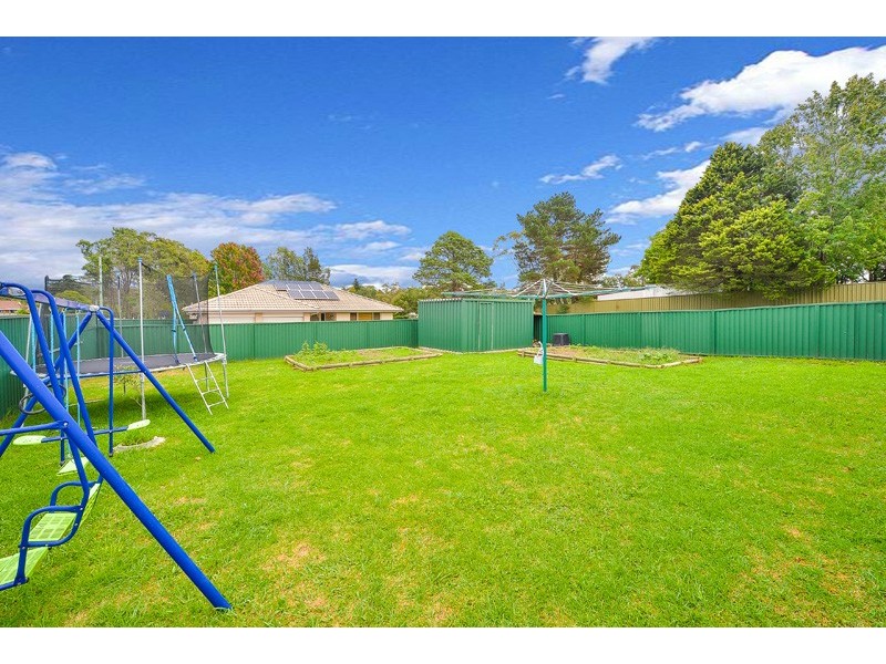33 Carlton Road, Thirlmere NSW 2572