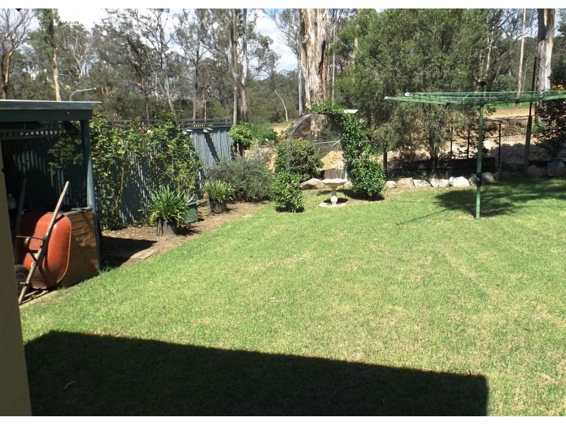 8B Suffolk Place, Tahmoor NSW 2573