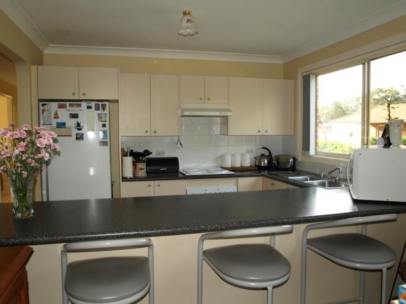 8B Baroo Street, Thirlmere NSW 2572