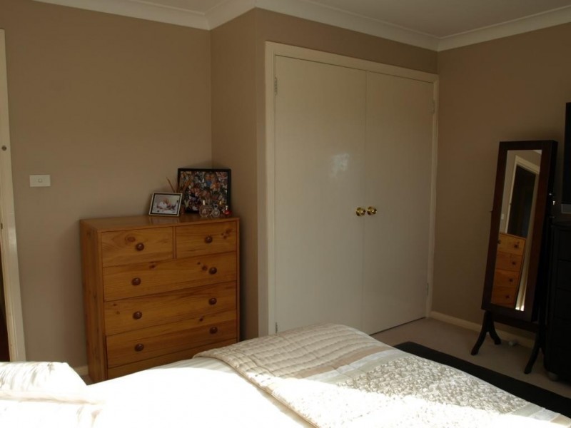 8B Baroo Street, Thirlmere NSW 2572