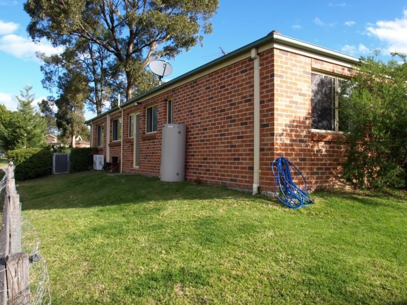8B Baroo Street, Thirlmere NSW 2572