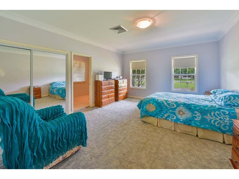 145 Lyrebird Road, Pheasants Nest NSW 2574