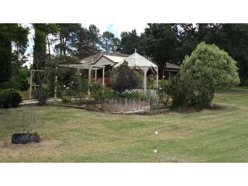 105 Myrtle Creek Avenue, Tahmoor NSW 2573