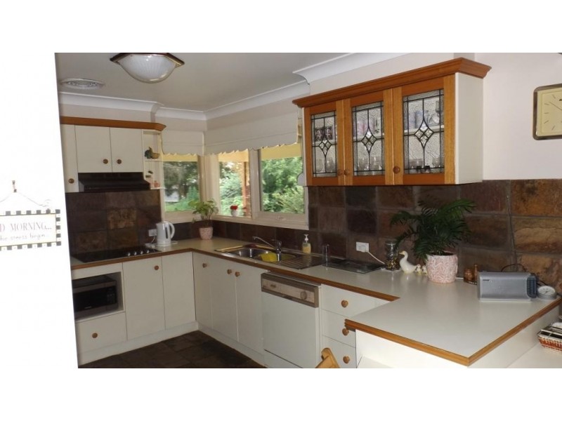 105 Myrtle Creek Avenue, Tahmoor NSW 2573