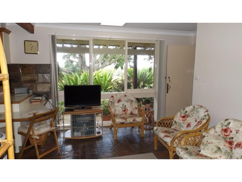 105 Myrtle Creek Avenue, Tahmoor NSW 2573