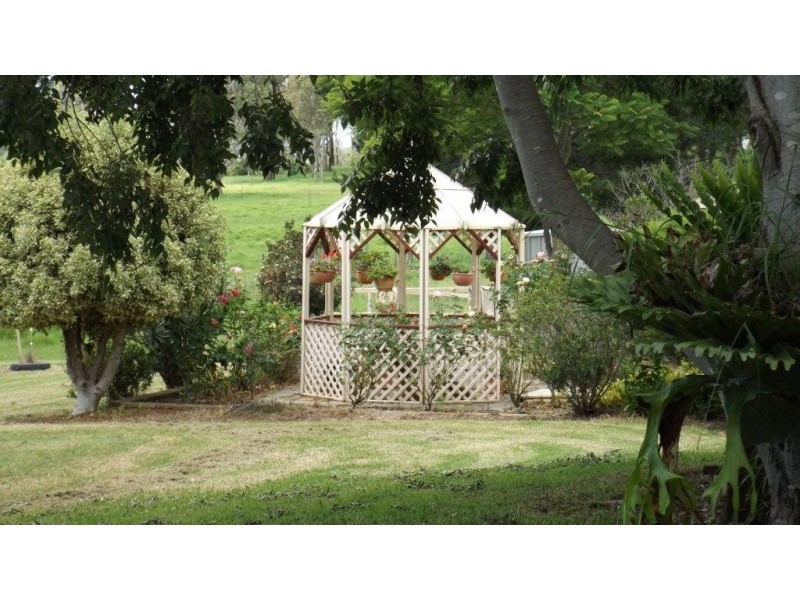 105 Myrtle Creek Avenue, Tahmoor NSW 2573