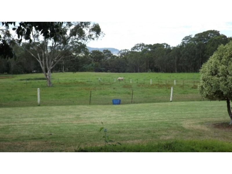105 Myrtle Creek Avenue, Tahmoor NSW 2573