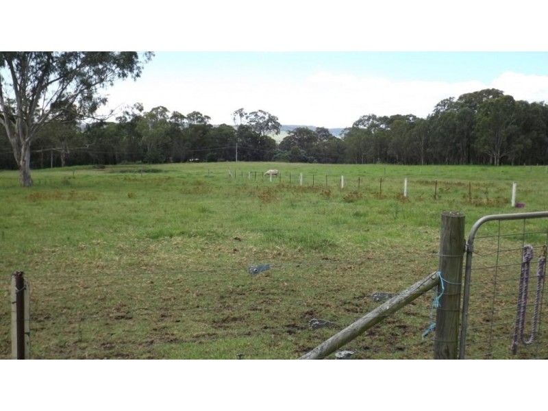105 Myrtle Creek Avenue, Tahmoor NSW 2573