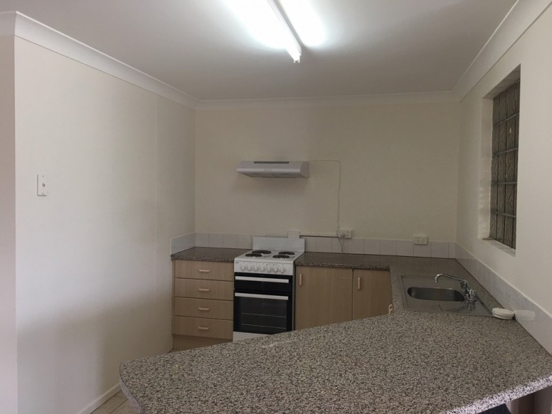 Flat 2/13 The Terrace, Oaks Street, Thirlmere NSW 2572