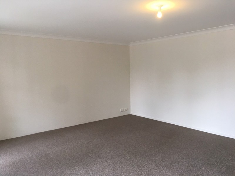 Flat 2/13 The Terrace, Oaks Street, Thirlmere NSW 2572