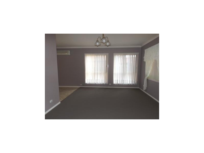 8 Oxley Grove, Tahmoor NSW 2573