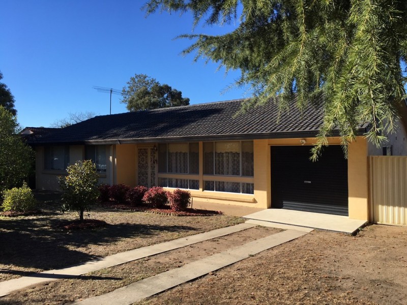 26 Castlereagh Street, Tahmoor NSW 2573