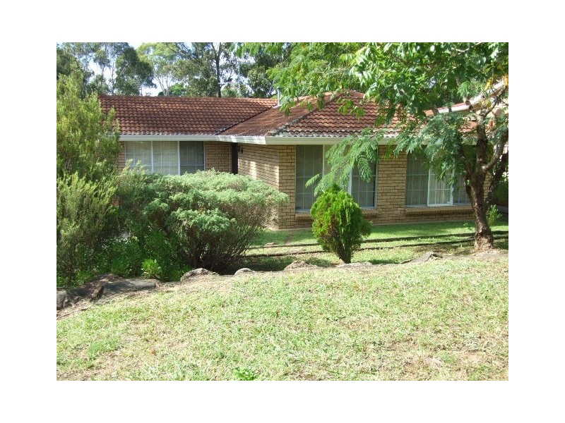 4 Stuart Place, Tahmoor NSW 2573