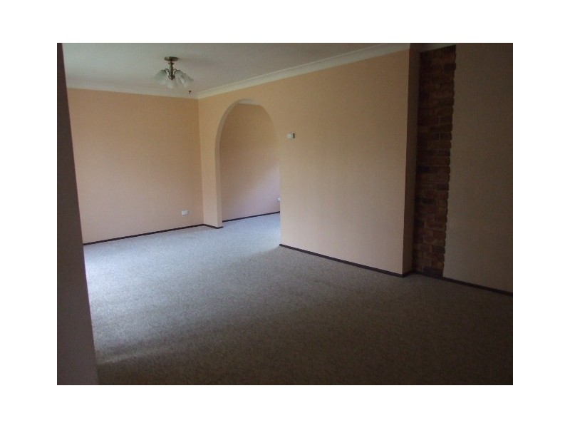 4 Stuart Place, Tahmoor NSW 2573