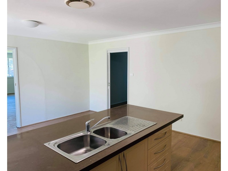 12 Tahmoor Road, Tahmoor NSW 2573