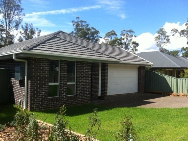 25 River Road, Tahmoor NSW 2573