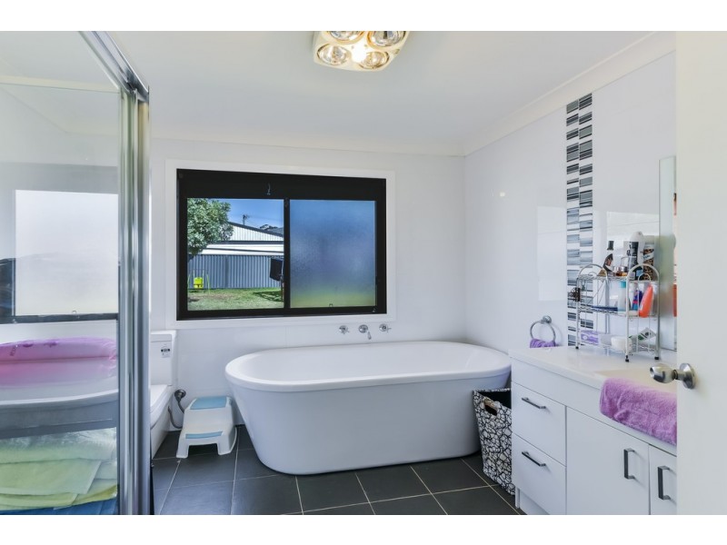 5 Samuel Street, Hill Top NSW 2575