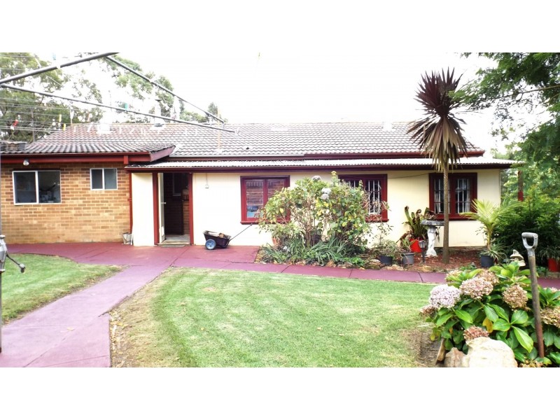 33 Boronia Avenue, Hill Top NSW 2575