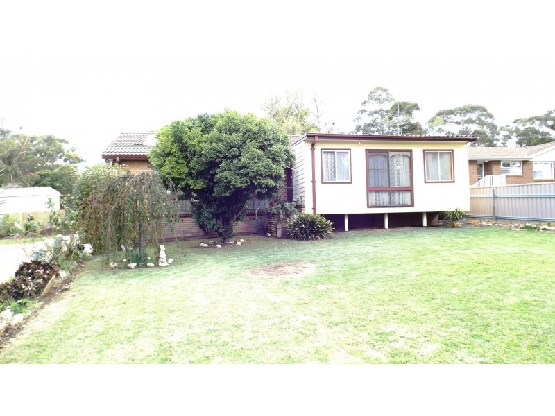 33 Boronia Avenue, Hill Top NSW 2575