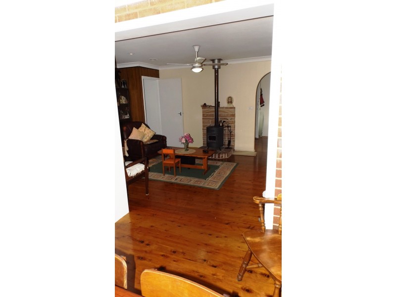 33 Boronia Avenue, Hill Top NSW 2575