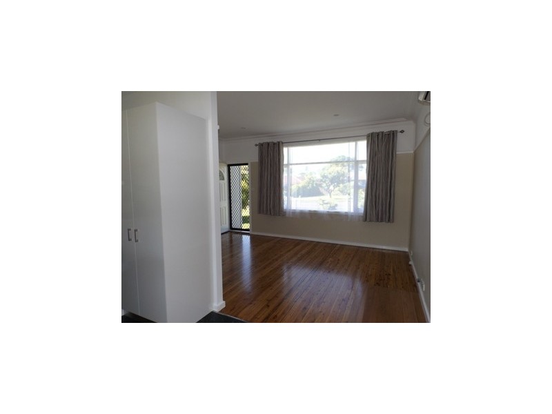 31 Thirlmere Way, Tahmoor NSW 2573