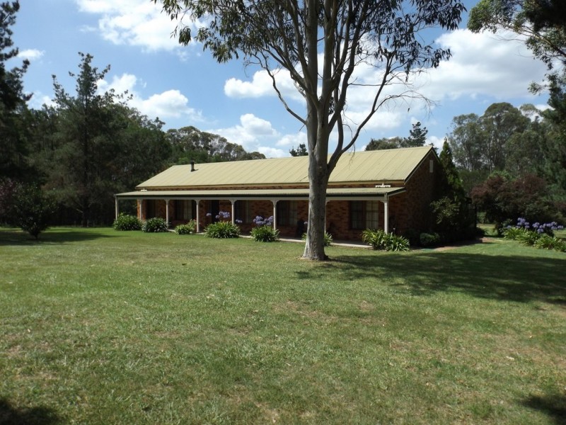 42 Greenacre Drive, Tahmoor NSW 2573