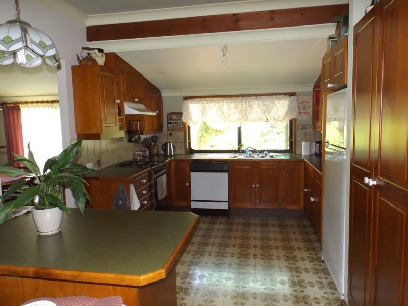 42 Greenacre Drive, Tahmoor NSW 2573