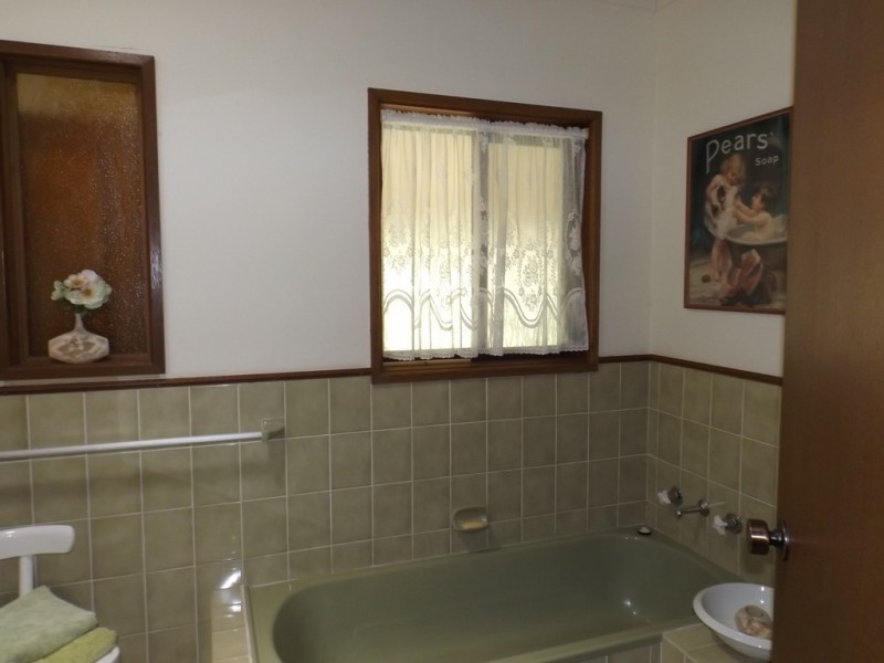 42 Greenacre Drive, Tahmoor NSW 2573