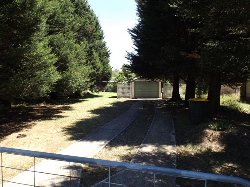 8 West Parade, Buxton NSW 2571