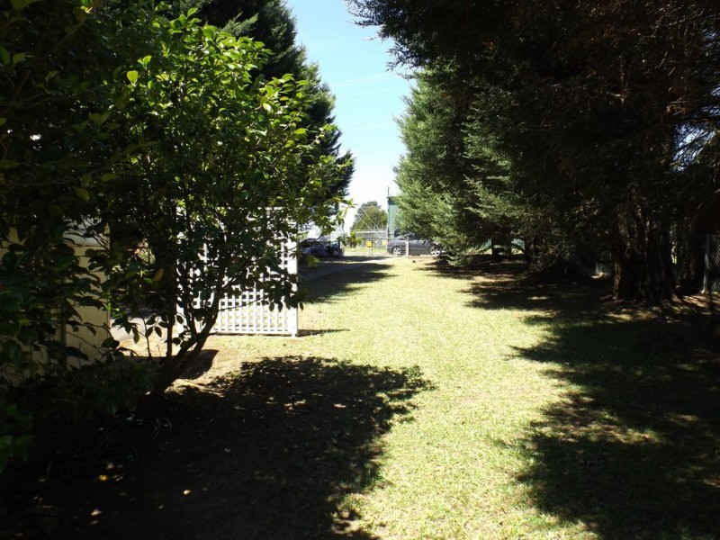 8 West Parade, Buxton NSW 2571