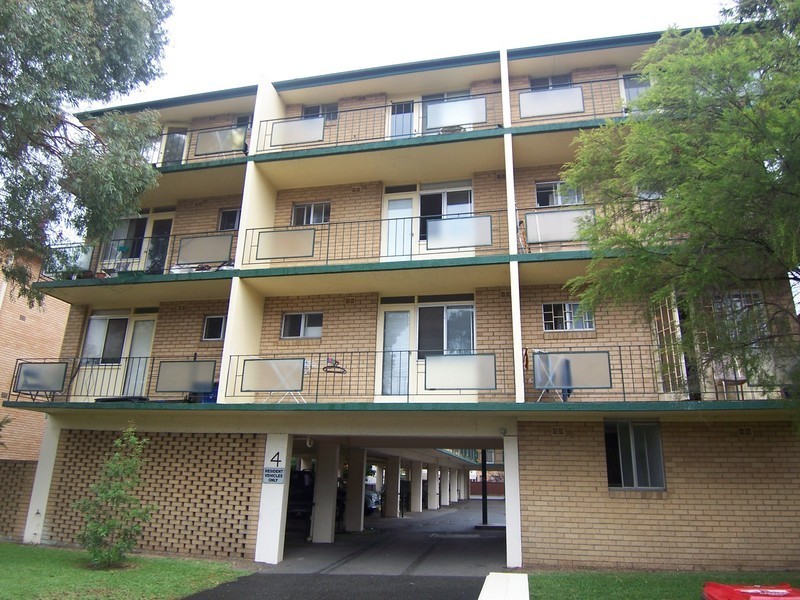 9/4 Bank Street, Meadowbank NSW 2114