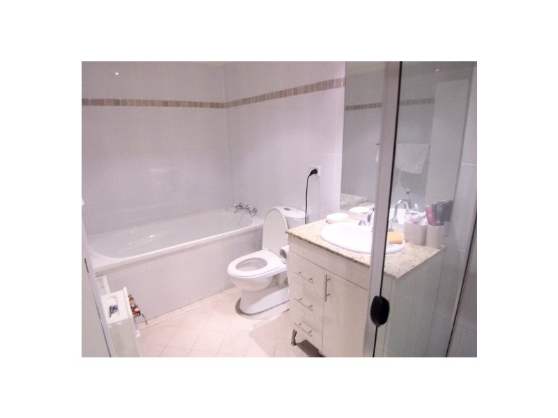 8/143 Bowden Street, Meadowbank NSW 2114