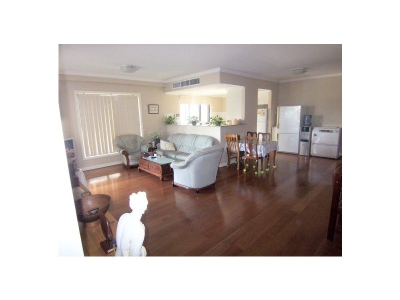 8/143 Bowden Street, Meadowbank NSW 2114