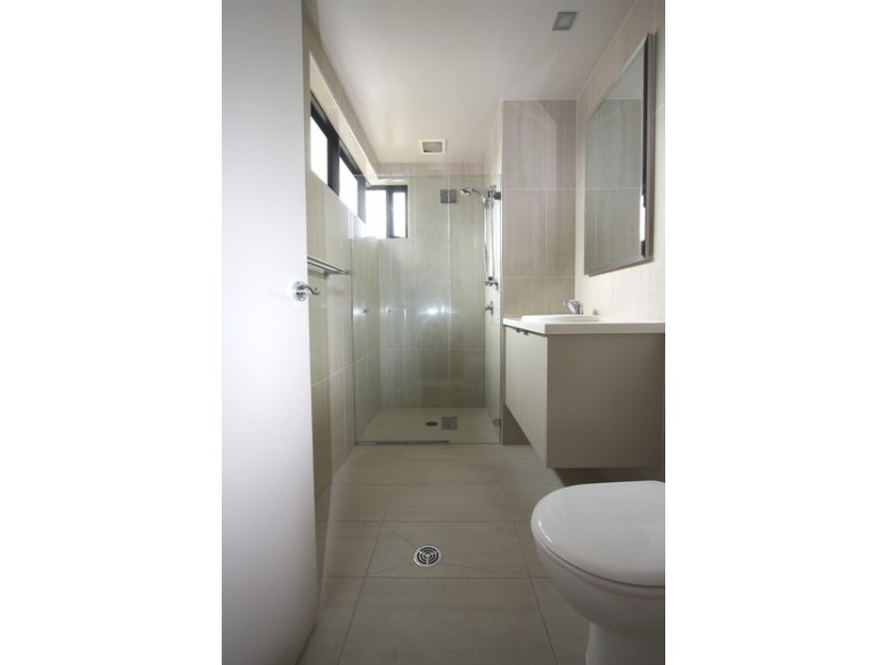 1 / 2  Bay Drive, Meadowbank NSW 2114