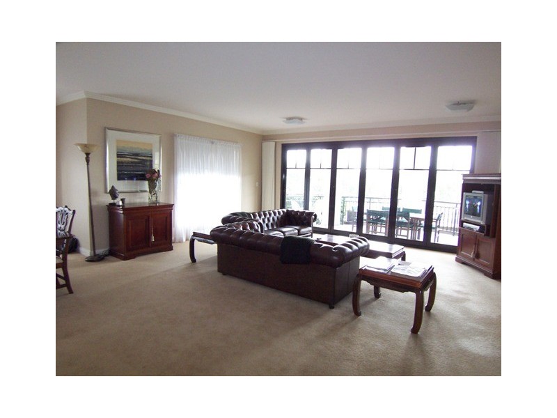 2/143 Bowden Street, Meadowbank NSW 2114