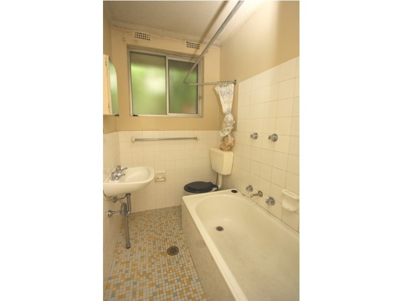 11/42 Meadow Crs, Meadowbank NSW 2114