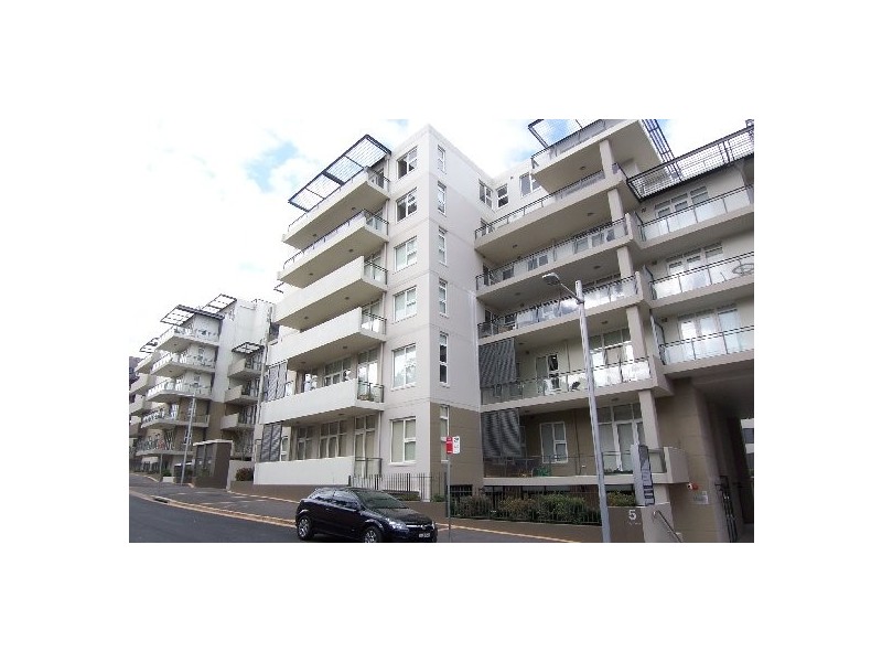 9/5  Bay Drive, Meadowbank NSW 2114