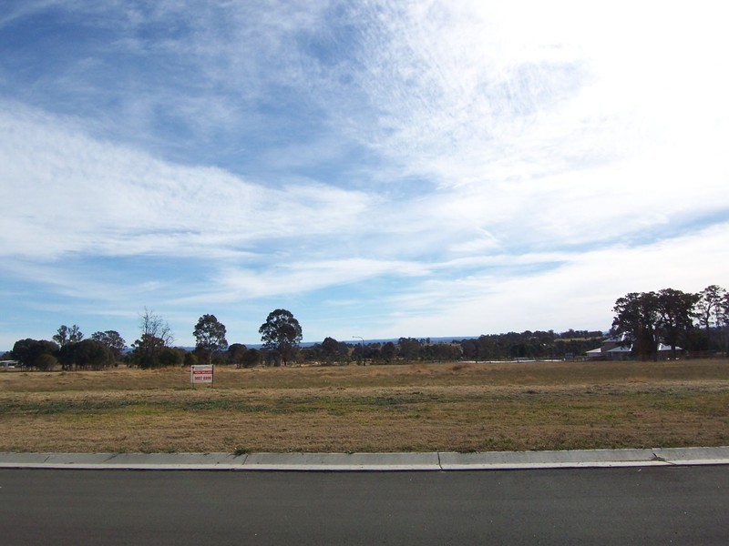 18 Pennard Crescent, Luddenham NSW 2745