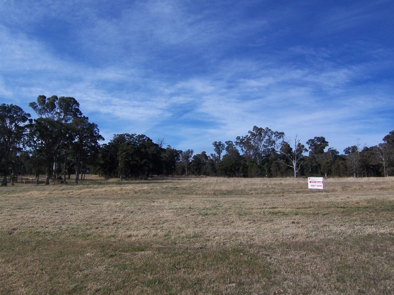 18 Pennard Crescent, Luddenham NSW 2745