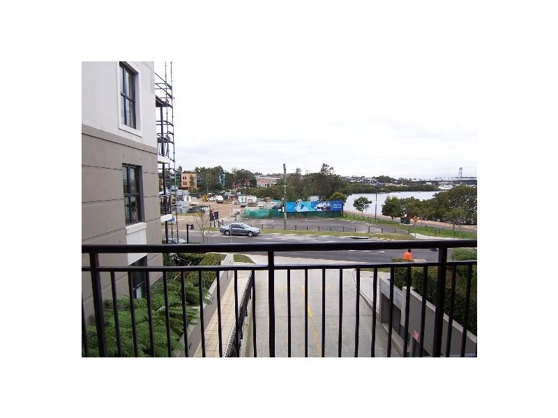 30/143 Bowden Street, Meadowbank NSW 2114