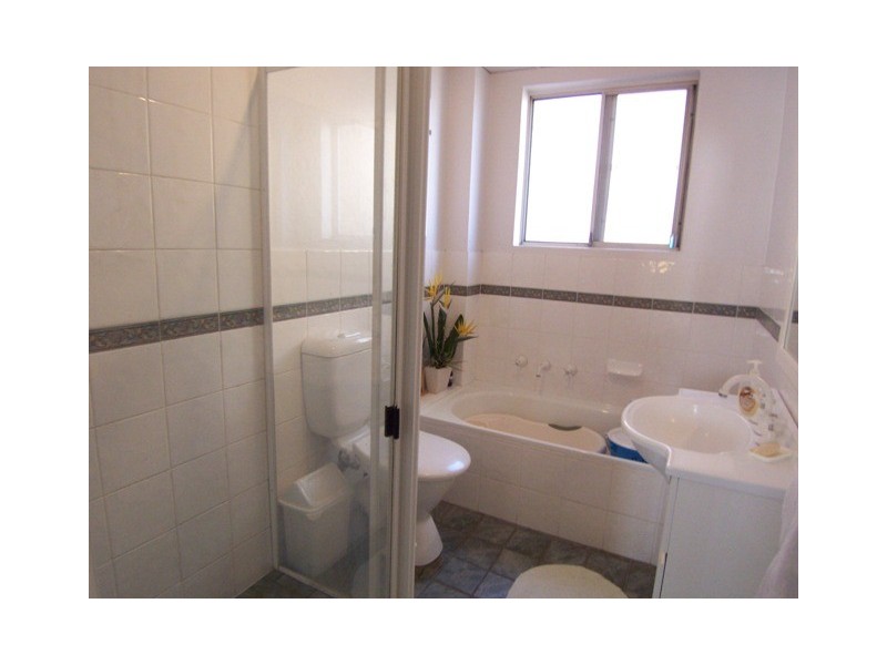 1/33 Meadow Crescent, Meadowbank NSW 2114