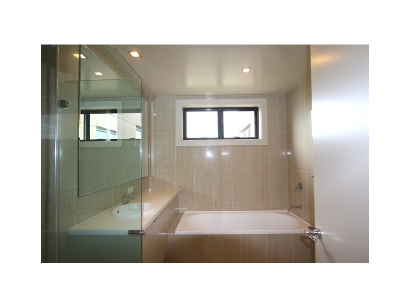 1/2 Bay Drive, Meadowbank NSW 2114