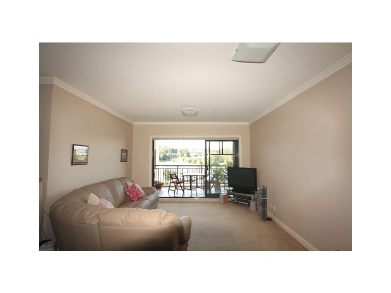 30/143 Bowden Street, Meadowbank NSW 2114