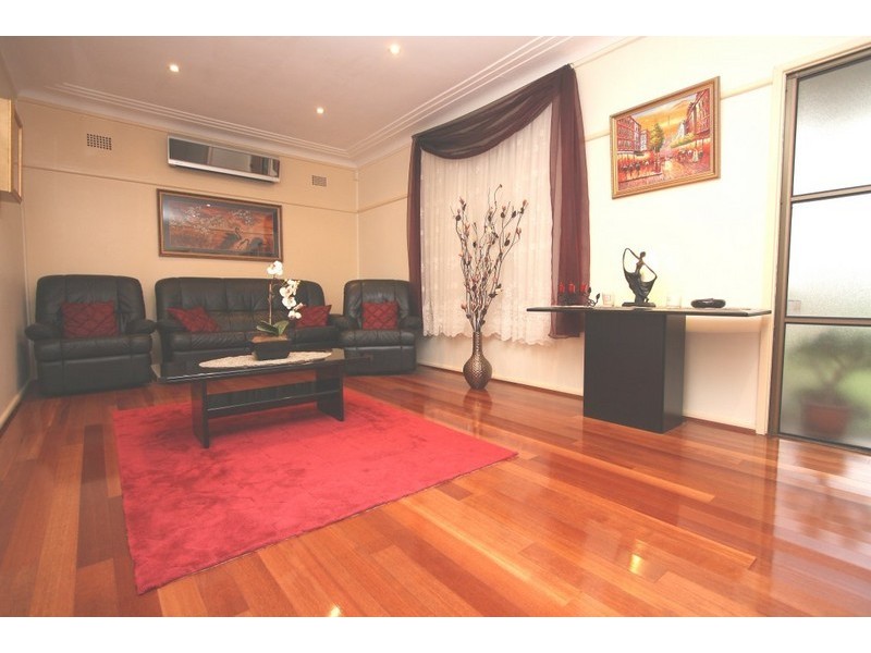 9 Sinfield Street, Ermington NSW 2115