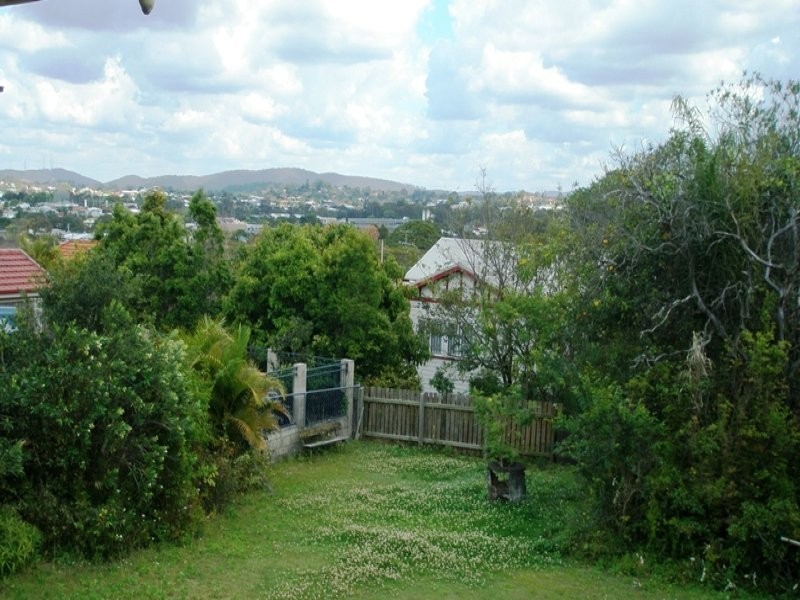 12 (lot 8) Warraba Street, Wavell Heights QLD 4012