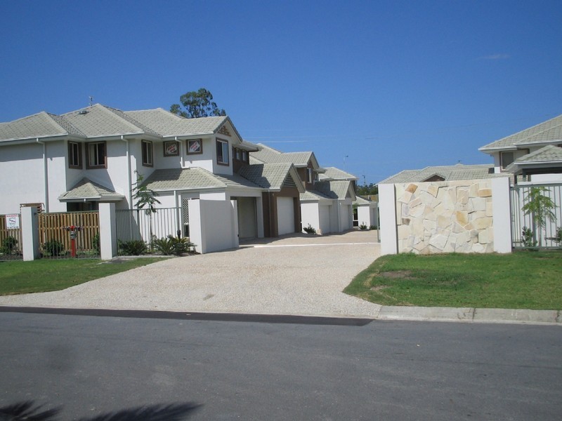 28/1 Carnarvon Court, Oxenford QLD 4210