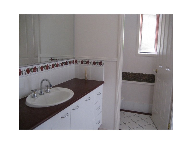 48 Brittany Drive, Oxenford QLD 4210