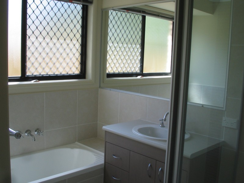 24 Spruce Street, Loganlea QLD 4131