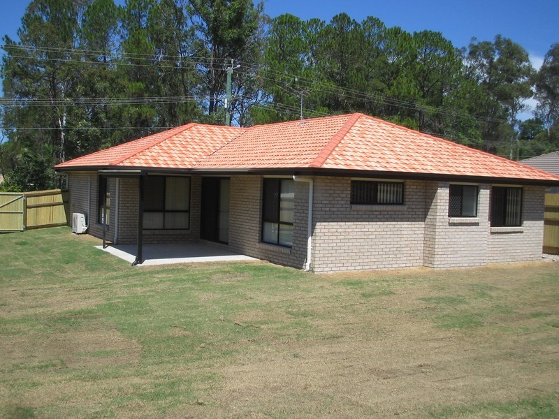 24 Spruce Street, Loganlea QLD 4131