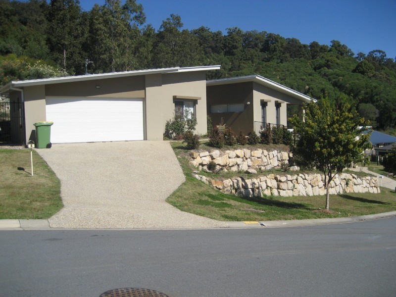 4 Dawe Street, Maudsland QLD 4210